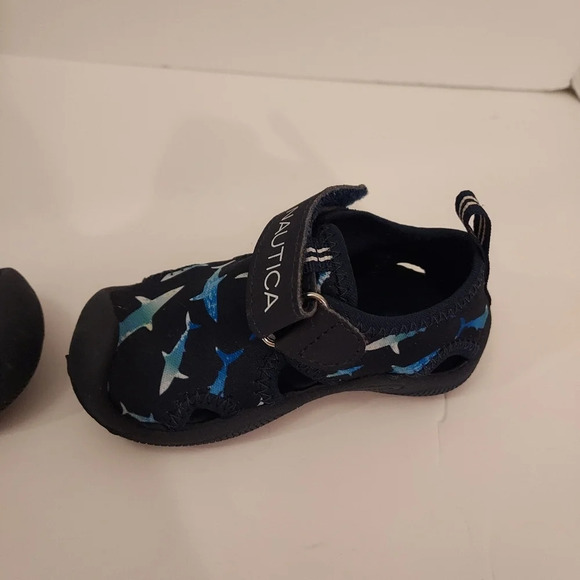 Nautica Shark Print Protective Water Shoes, Closed-Toe Sport Sandal in Size 5 - Picture 6 of 10